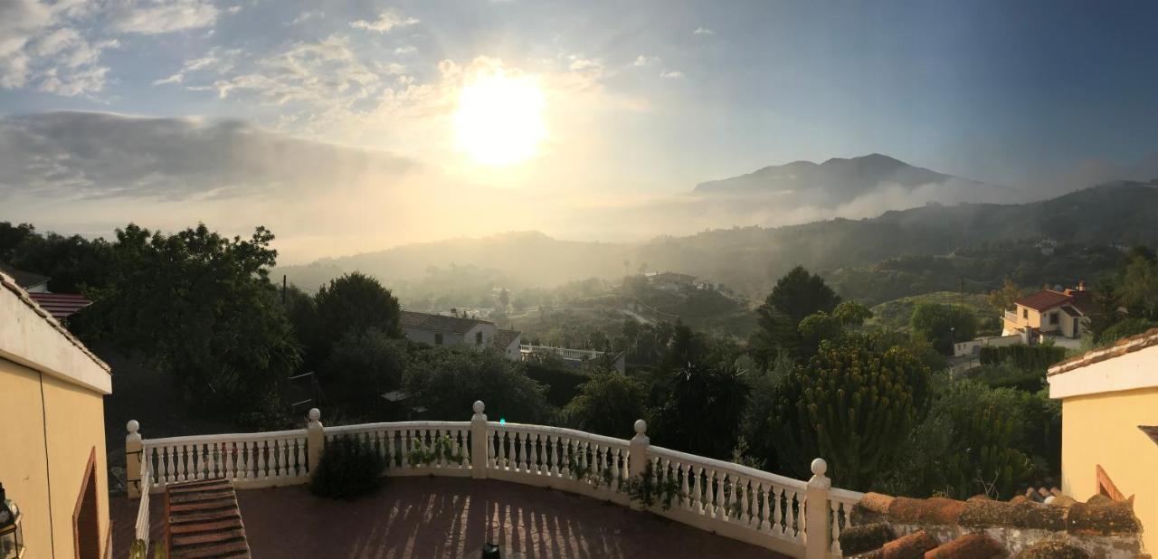 Studio Views Apartment, Cortijo Fruitful Hills 말라가 외부 사진